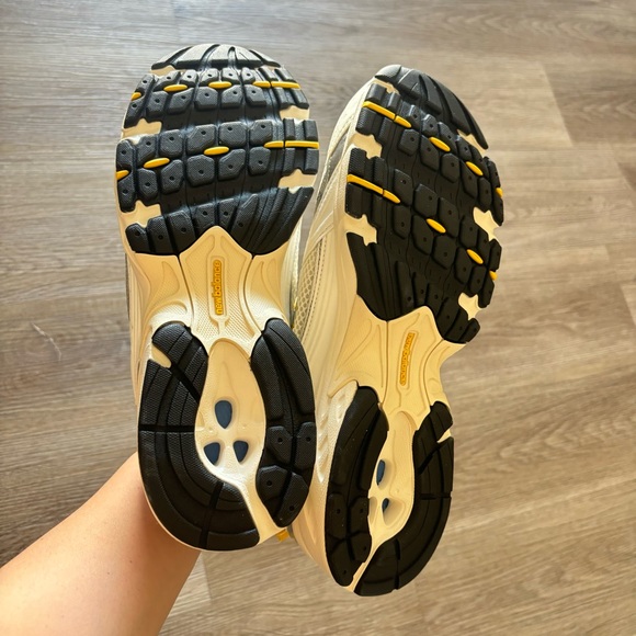 NEW BALANCE 530 SNEAKERS SEA SALT / WHITE / GINGER LEMON NEW - Picture 11 of 12